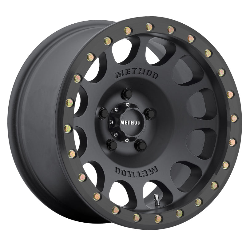 Method MR105 Beadlock 17x8.5 0mm Offset 6x135 87mm CB Matte Black w/BH-H24125 Wheel